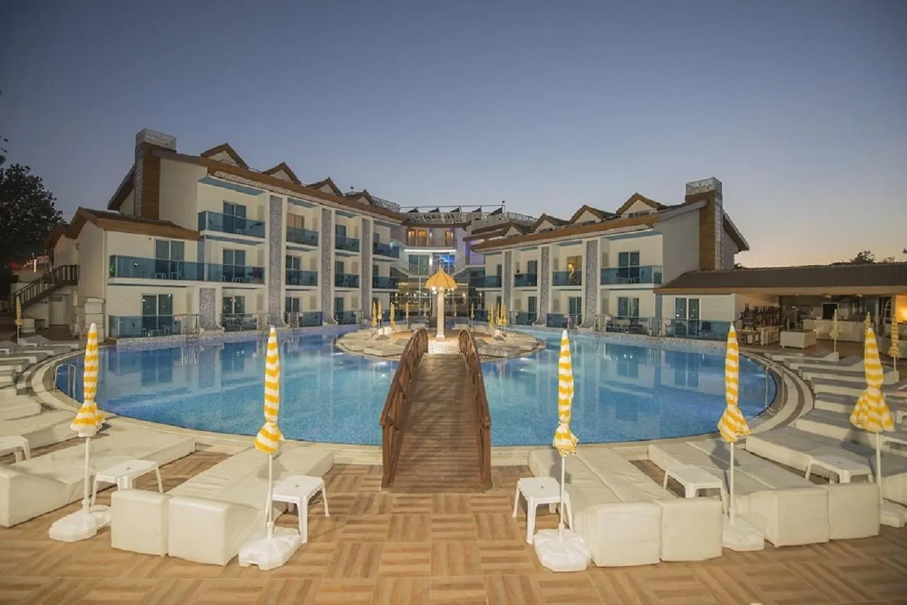 Ocean Blue High Class Hotel & Spa Ölüdeniz 4*,